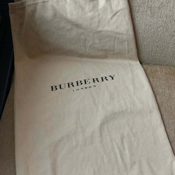 Burberry Y2K Leather Duffel Bag in Beige with Gold Accents - Picture 10 of 16